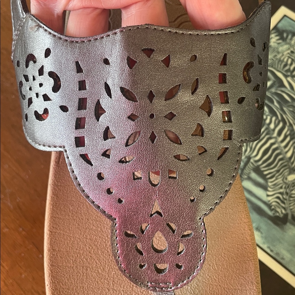 Beautiful ROCKPORT Sandals - Picture 4 of 7